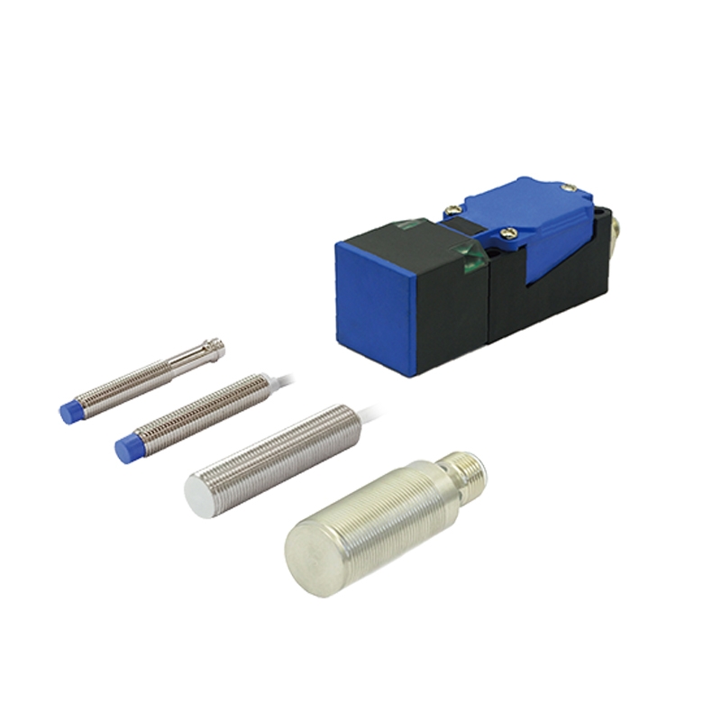 Inductive proximity switch